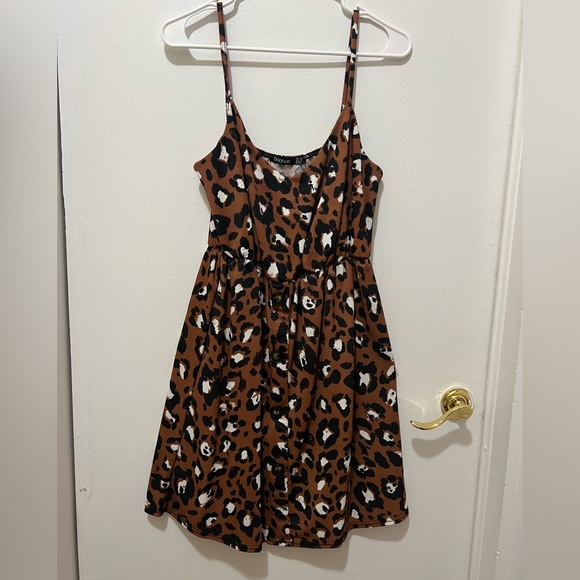 Leopard print mini dress. Never worn. Boohoo brand - Picture 1 of 2
